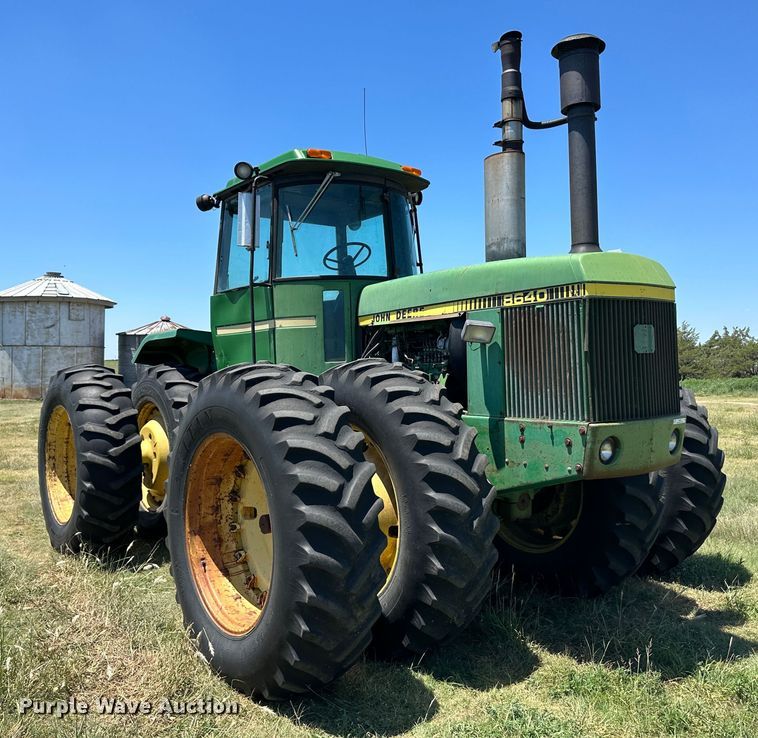 image for item NE9032 1981 John Deere 8640  4WD tractor