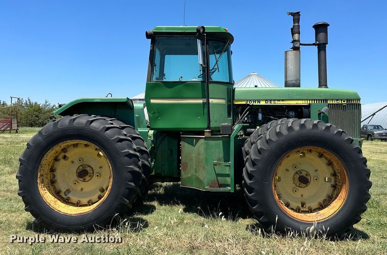 image for item NE9032 1981 John Deere 8640  4WD tractor