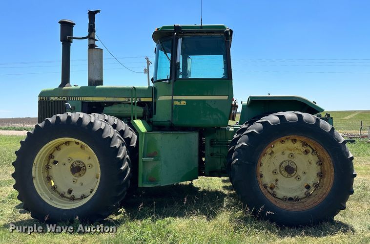 image for item NE9032 1981 John Deere 8640  4WD tractor