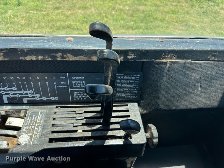 image for item NE9032 1981 John Deere 8640  4WD tractor