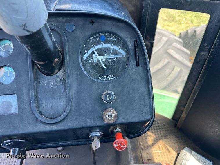 image for item NE9032 1981 John Deere 8640  4WD tractor