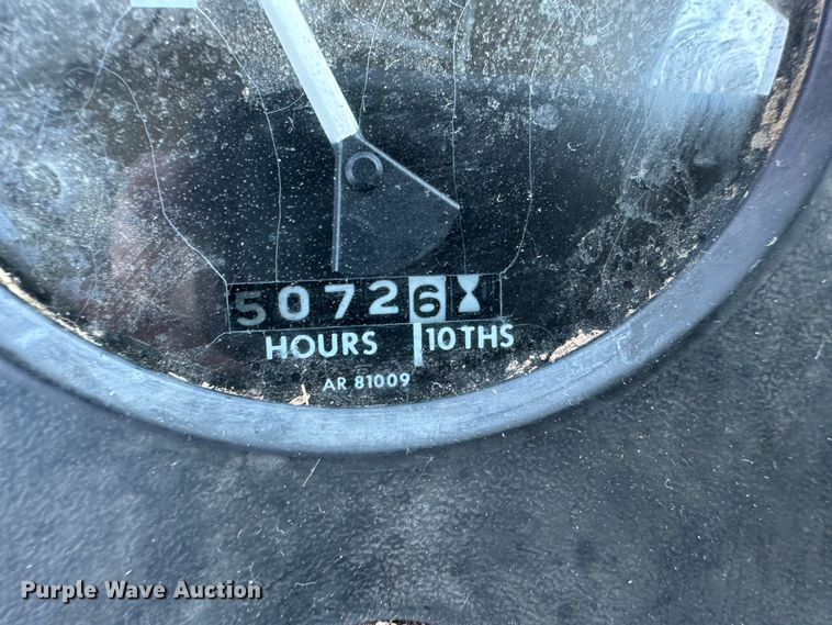 image for item NE9032 1981 John Deere 8640  4WD tractor