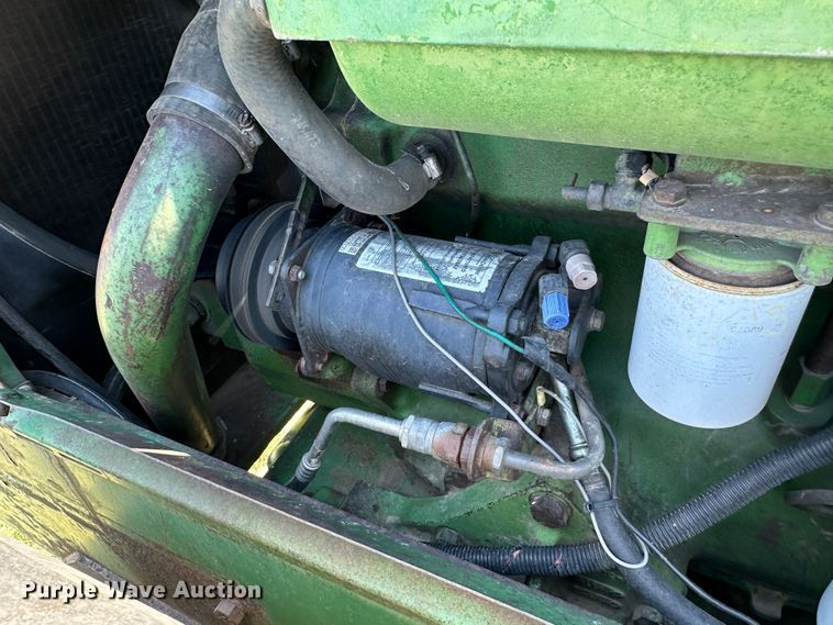 image for item NE9032 1981 John Deere 8640  4WD tractor
