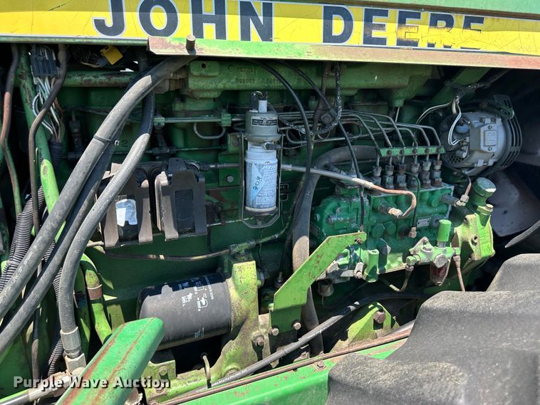 image for item NE9032 1981 John Deere 8640  4WD tractor