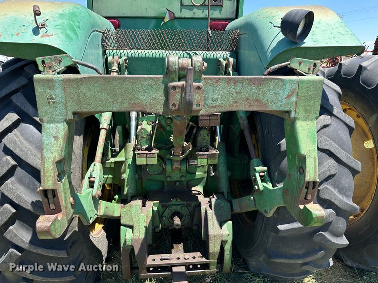 image for item NE9032 1981 John Deere 8640  4WD tractor