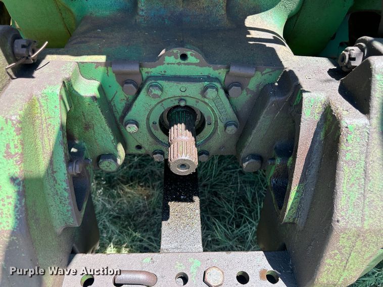 image for item NE9032 1981 John Deere 8640  4WD tractor