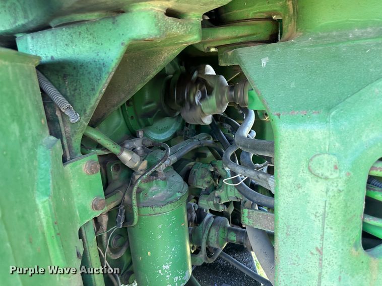 image for item NE9032 1981 John Deere 8640  4WD tractor