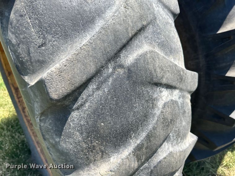 image for item NE9032 1981 John Deere 8640  4WD tractor