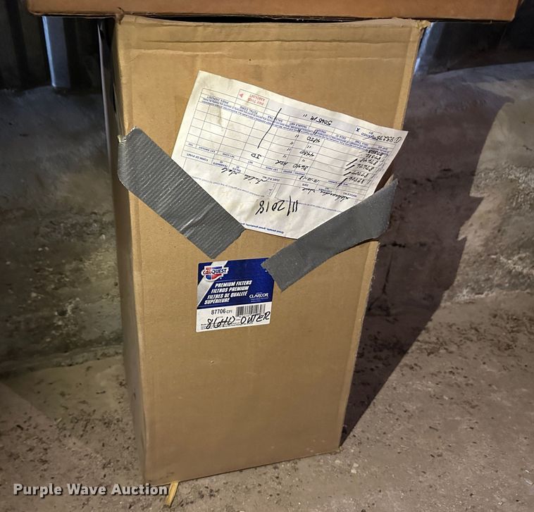 image for item NE9032 1981 John Deere 8640  4WD tractor