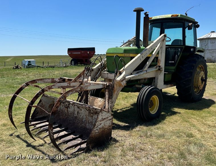 image for item NE9033 1973 John Deere 4430  tractor