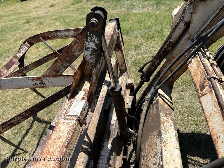 image for item NE9033 1973 John Deere 4430  tractor