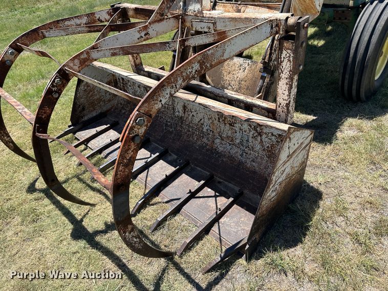 image for item NE9033 1973 John Deere 4430  tractor