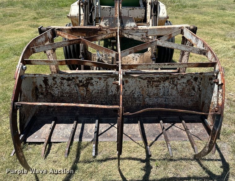 image for item NE9033 1973 John Deere 4430  tractor