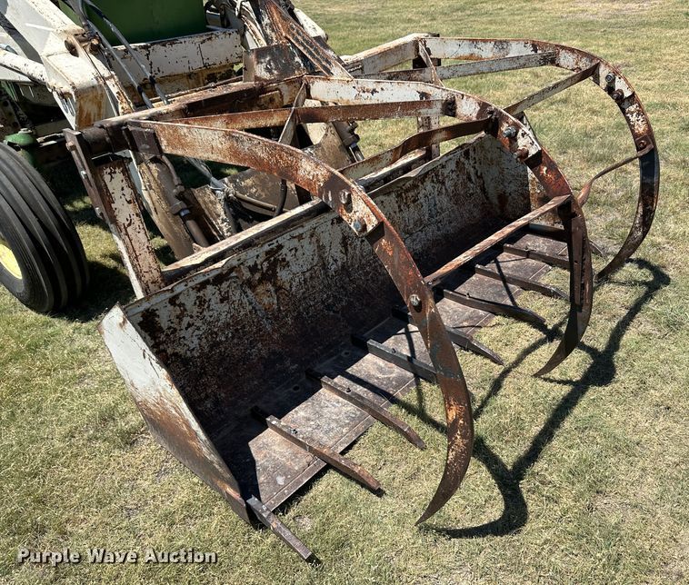 image for item NE9033 1973 John Deere 4430  tractor