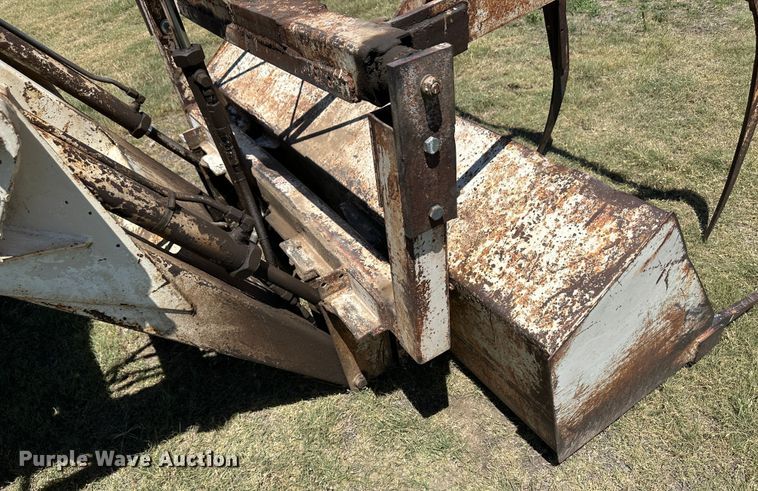 image for item NE9033 1973 John Deere 4430  tractor