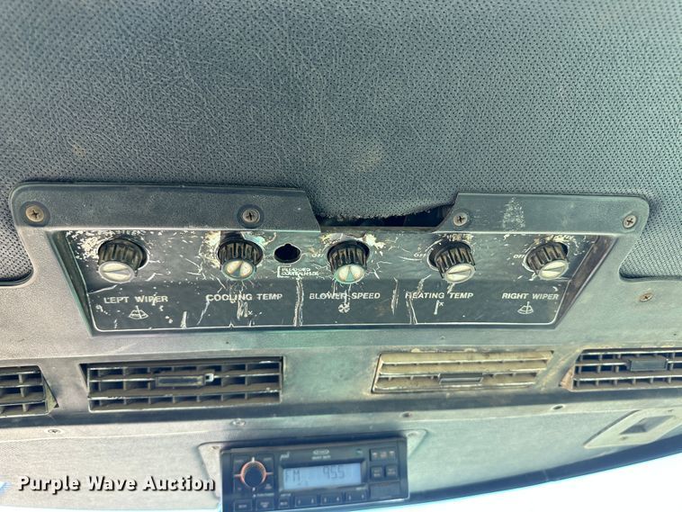 image for item NE9033 1973 John Deere 4430  tractor