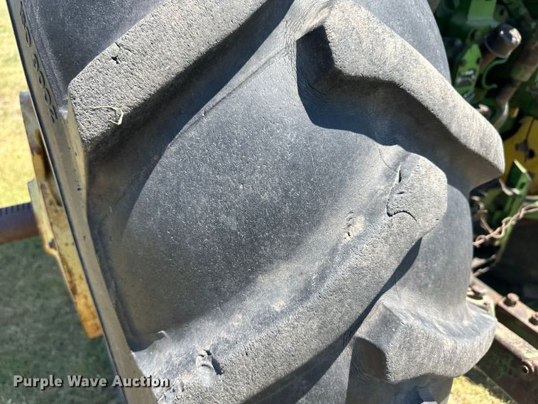 image for item NE9033 1973 John Deere 4430  tractor