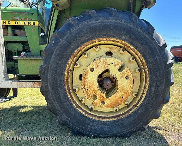 image for item NE9033 1973 John Deere 4430  tractor