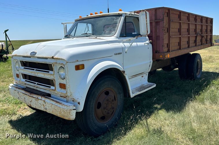 image for item NE9034 1972 Chevrolet C50  grain truck