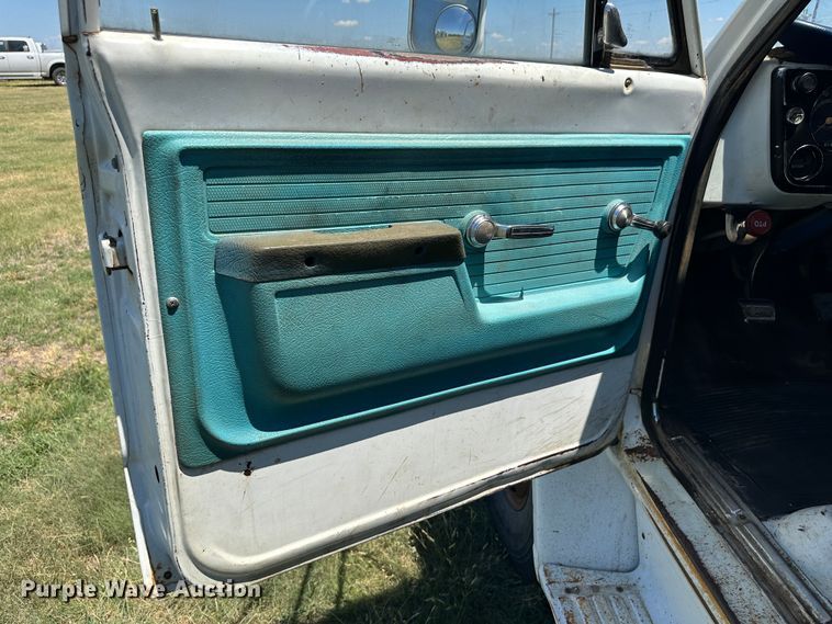 image for item NE9034 1972 Chevrolet C50  grain truck