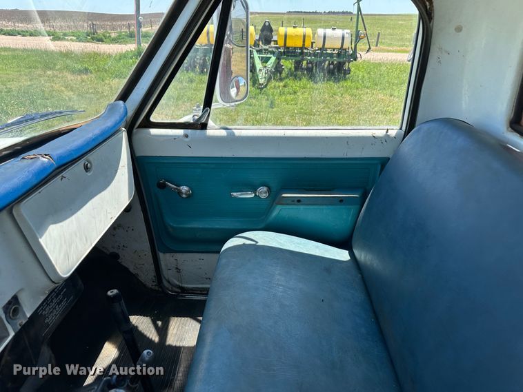 image for item NE9034 1972 Chevrolet C50  grain truck