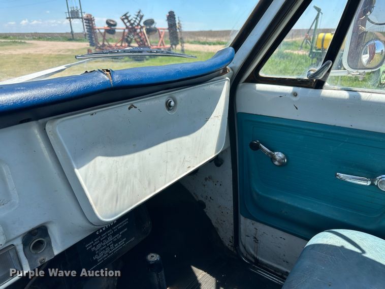 image for item NE9034 1972 Chevrolet C50  grain truck