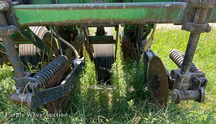 image for item NE9036 John Deere 7200  planter