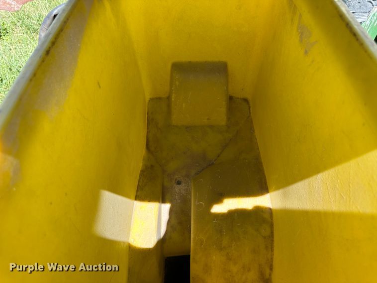 image for item NE9036 John Deere 7200  planter