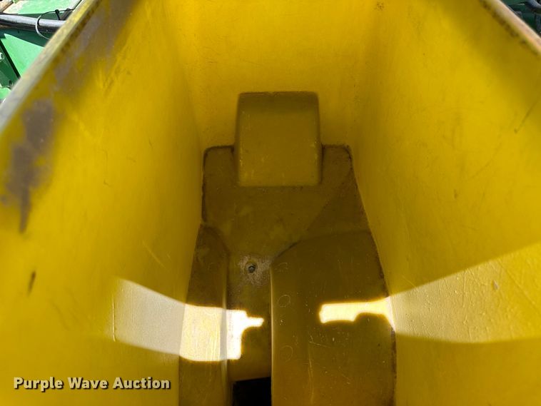 image for item NE9036 John Deere 7200  planter