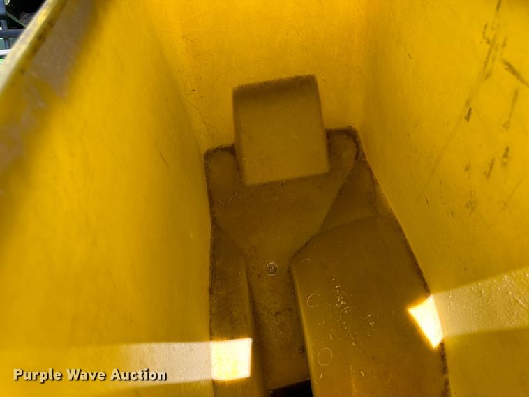 image for item NE9036 John Deere 7200  planter