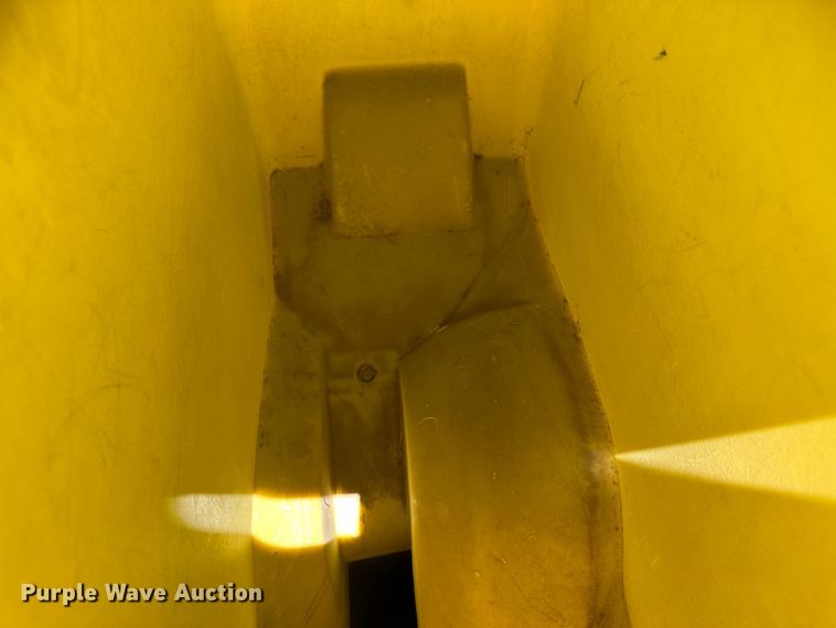 image for item NE9036 John Deere 7200  planter