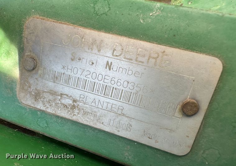 image for item NE9036 John Deere 7200  planter