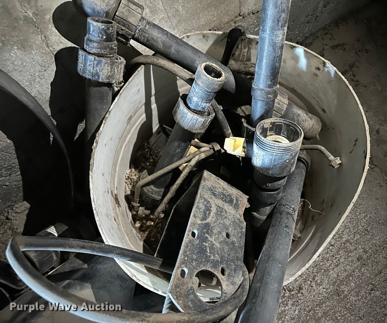 image for item NE9036 John Deere 7200  planter