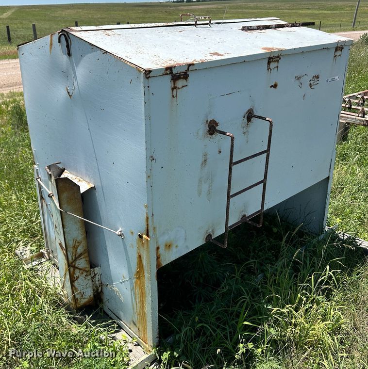 image for item NE9039 My-D Han-D  cake feeder