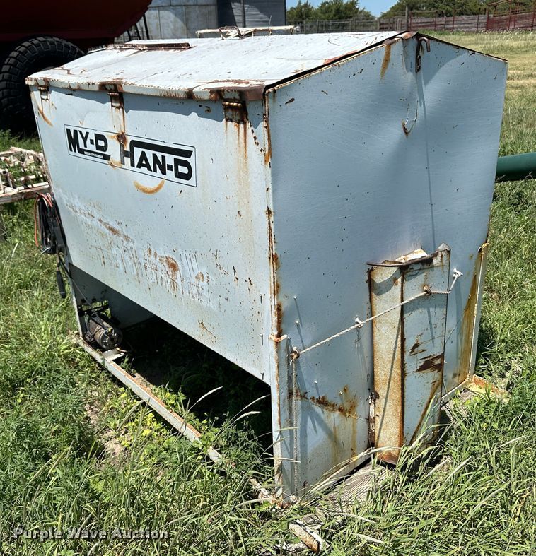 image for item NE9039 My-D Han-D  cake feeder