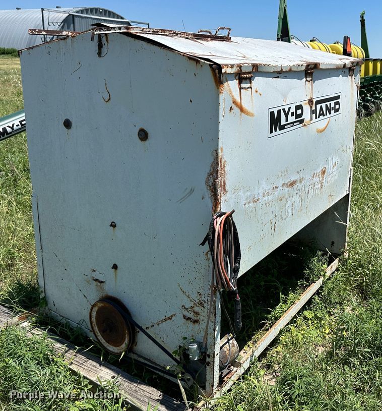 image for item NE9039 My-D Han-D  cake feeder