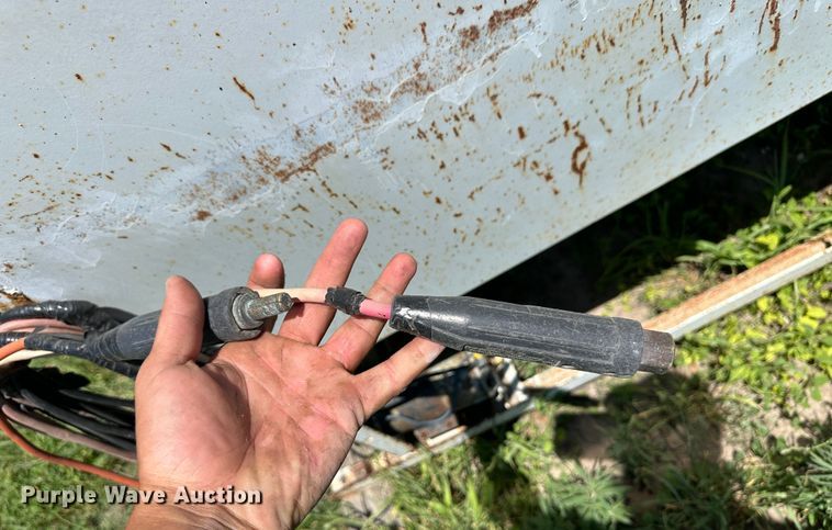 image for item NE9039 My-D Han-D  cake feeder