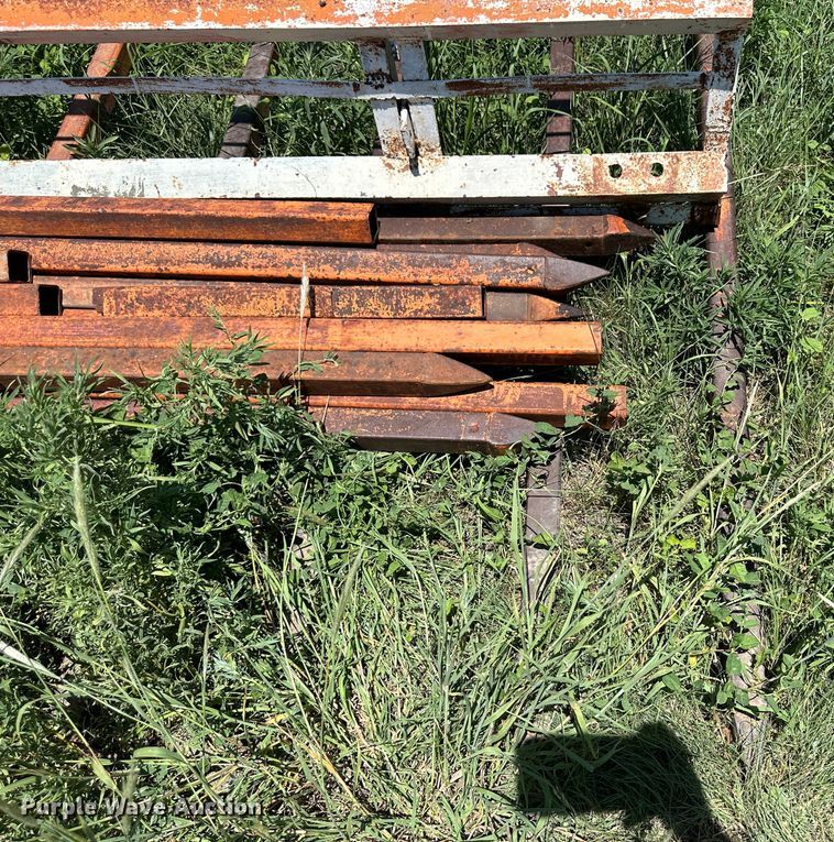 image for item NE9041 Bale stacker