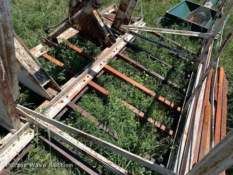 image for item NE9041 Bale stacker