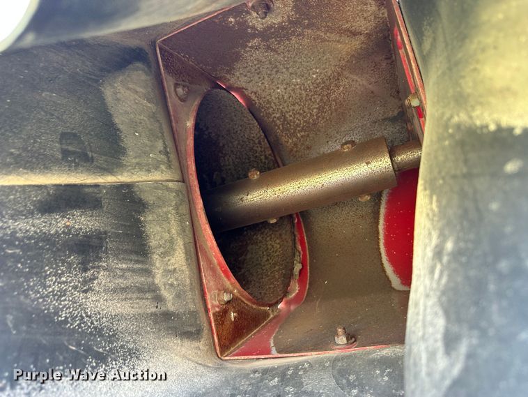 image for item NE9042 Unverferth GC70  grain cart