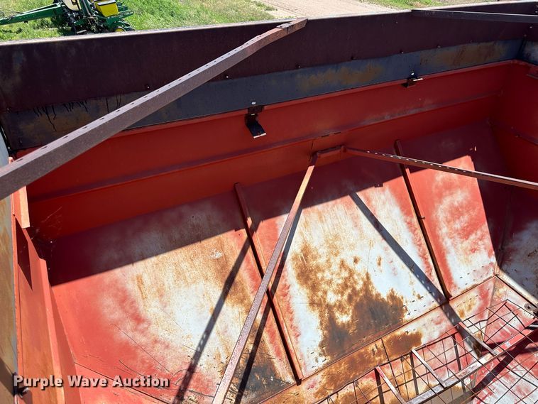 image for item NE9042 Unverferth GC70  grain cart