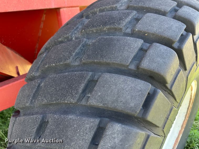 image for item NE9042 Unverferth GC70  grain cart