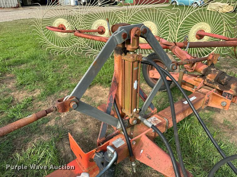 image for item OC9040 Tonutti  hay rake