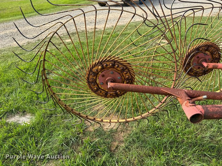 image for item OC9040 Tonutti  hay rake