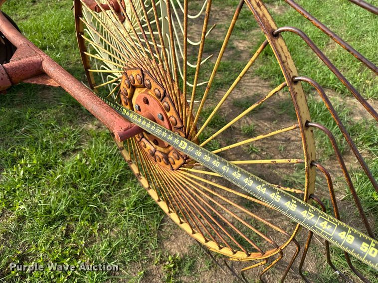 image for item OC9040 Tonutti  hay rake