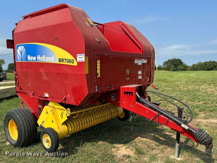 image for item OC9041 New Holland BR7060  round baler