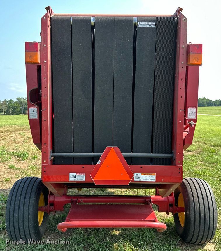 image for item OC9041 New Holland BR7060  round baler