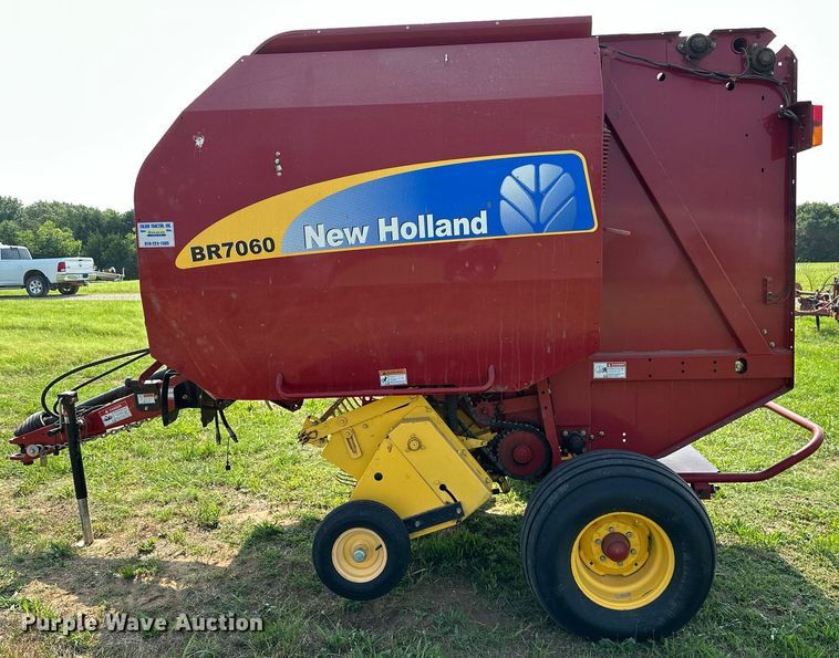 image for item OC9041 New Holland BR7060  round baler