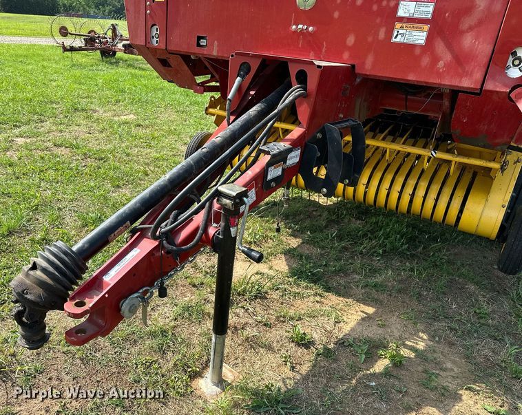 image for item OC9041 New Holland BR7060  round baler