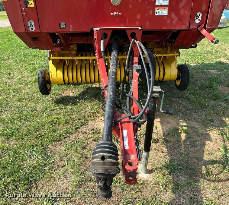 image for item OC9041 New Holland BR7060  round baler